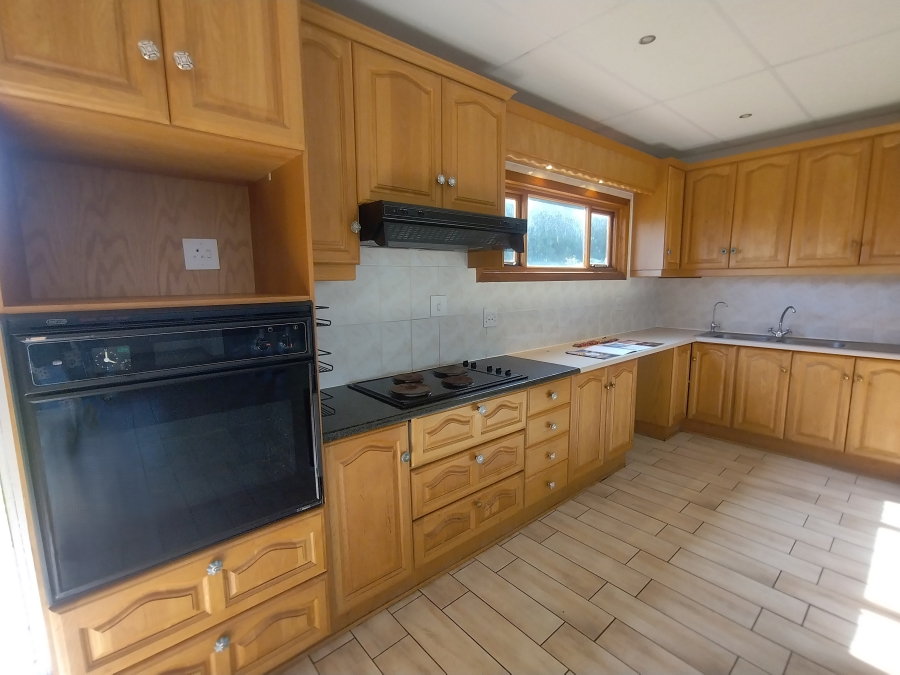 5 Bedroom Property for Sale in Kabeljauws Eastern Cape